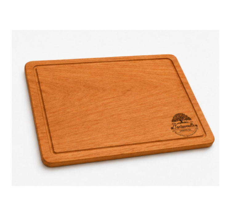 Cattlemen 12 by 16 inch Cherry steak board, handcrafted detail view